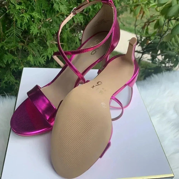 Mix No. 6 Pink Strappy Sandals - Picture 6 of 7
